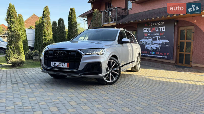 Позашляховик / Кросовер Audi Q7 2020 в Сваляві