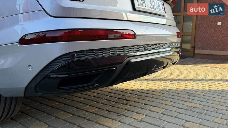 Позашляховик / Кросовер Audi Q7 2020 в Сваляві