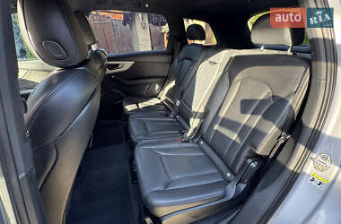 Внедорожник / Кроссовер Audi Q7 2020 в 