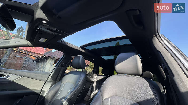 Позашляховик / Кросовер Audi Q7 2020 в Сваляві