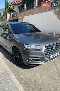 Позашляховик / Кросовер Audi Q7 2017 в 