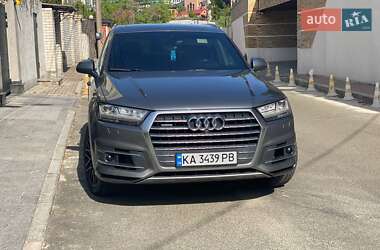 Позашляховик / Кросовер Audi Q7 2017 в 