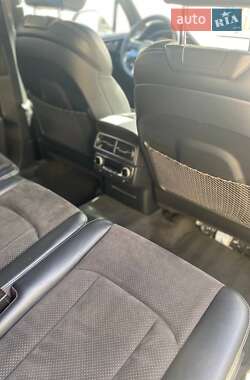 Позашляховик / Кросовер Audi Q7 2017 в 
