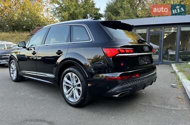Внедорожник / Кроссовер Audi Q7 2024 в 
