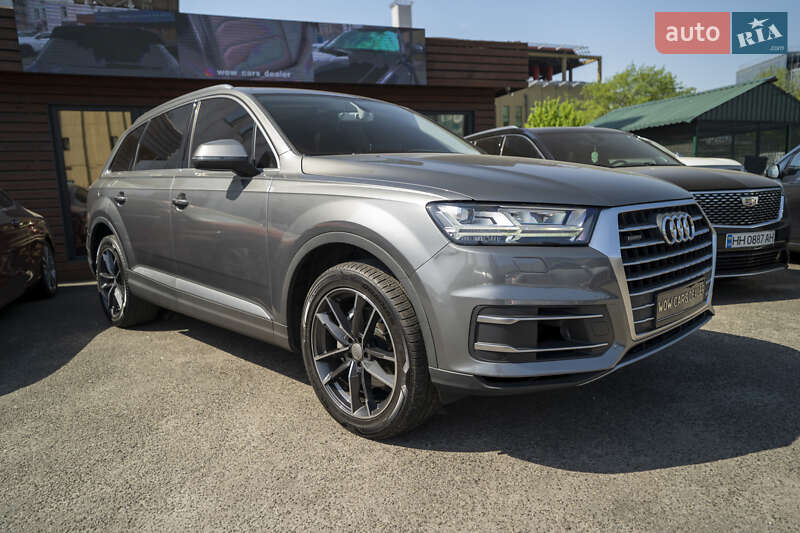 Внедорожник / Кроссовер Audi Q7 2016 в Киеве