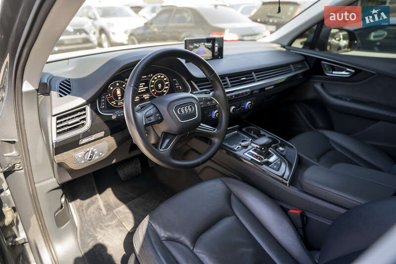 Внедорожник / Кроссовер Audi Q7 2016 в Киеве