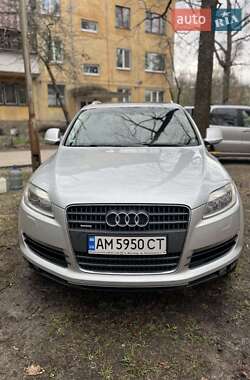 Позашляховик / Кросовер Audi Q7 2009 в Радомишлі