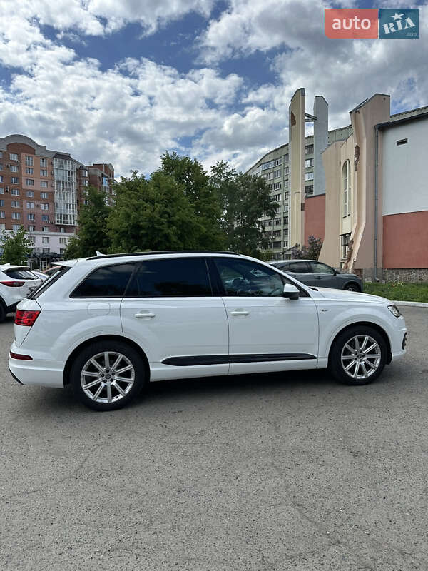 Внедорожник / Кроссовер Audi Q7 2017 в Полтаве