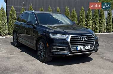 Внедорожник / Кроссовер Audi Q7 2017 в 