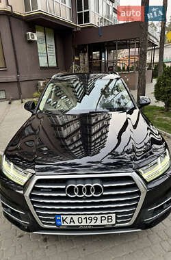Внедорожник / Кроссовер Audi Q7 2017 в 