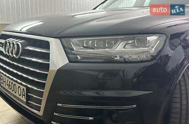 Внедорожник / Кроссовер Audi Q7 2015 в 