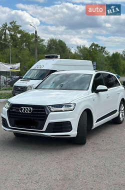 Позашляховик / Кросовер Audi Q7 2017 в 