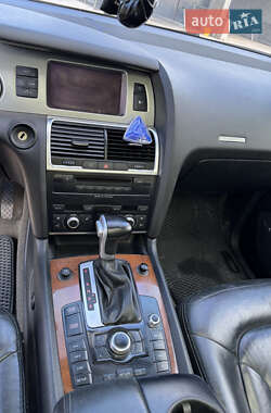 Внедорожник / Кроссовер Audi Q7 2007 в 