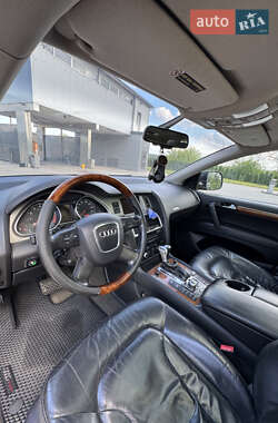 Внедорожник / Кроссовер Audi Q7 2007 в 