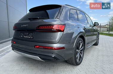 Внедорожник / Кроссовер Audi Q7 2021 в 