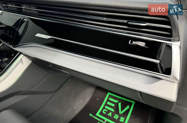 Внедорожник / Кроссовер Audi Q7 2021 в 