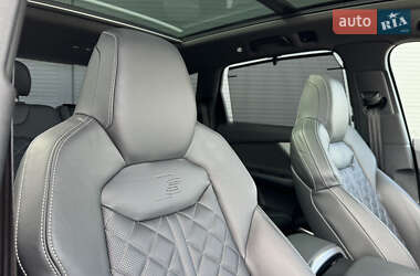 Внедорожник / Кроссовер Audi Q7 2021 в 