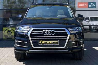 Внедорожник / Кроссовер Audi Q7 2016 в 