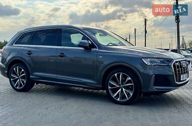 Внедорожник / Кроссовер Audi Q7 2020 в 