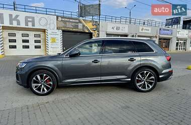 Внедорожник / Кроссовер Audi Q7 2020 в 