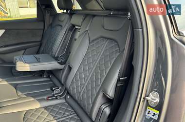 Внедорожник / Кроссовер Audi Q7 2020 в 