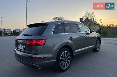 Внедорожник / Кроссовер Audi Q7 2016 в 