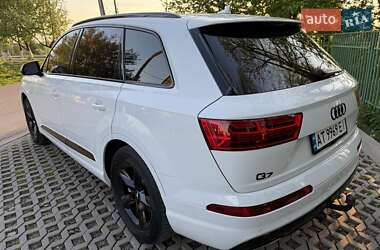 Внедорожник / Кроссовер Audi Q7 2017 в 