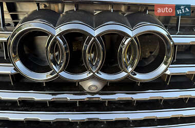 Внедорожник / Кроссовер Audi Q7 2017 в 