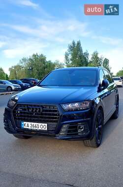 Позашляховик / Кросовер Audi Q7 2016 в Києві