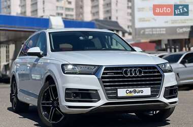 Внедорожник / Кроссовер Audi Q7 2016 в 