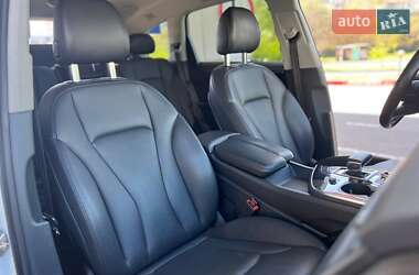 Внедорожник / Кроссовер Audi Q7 2016 в 