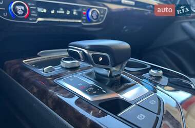 Внедорожник / Кроссовер Audi Q7 2016 в 