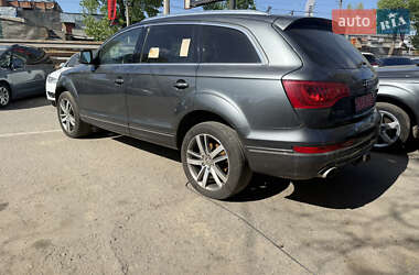 Позашляховик / Кросовер Audi Q7 2015 в 