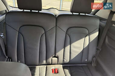 Позашляховик / Кросовер Audi Q7 2015 в 
