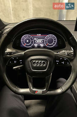 Внедорожник / Кроссовер Audi Q7 2017 в 