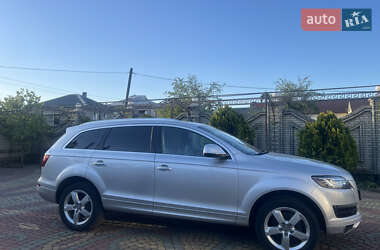 Позашляховик / Кросовер Audi Q7 2011 в 