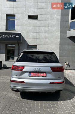 Внедорожник / Кроссовер Audi Q7 2018 в 