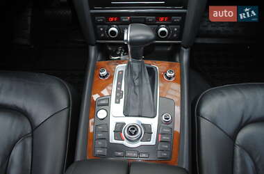 Позашляховик / Кросовер Audi Q7 2015 в 