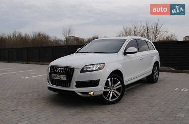 Позашляховик / Кросовер Audi Q7 2015 в 