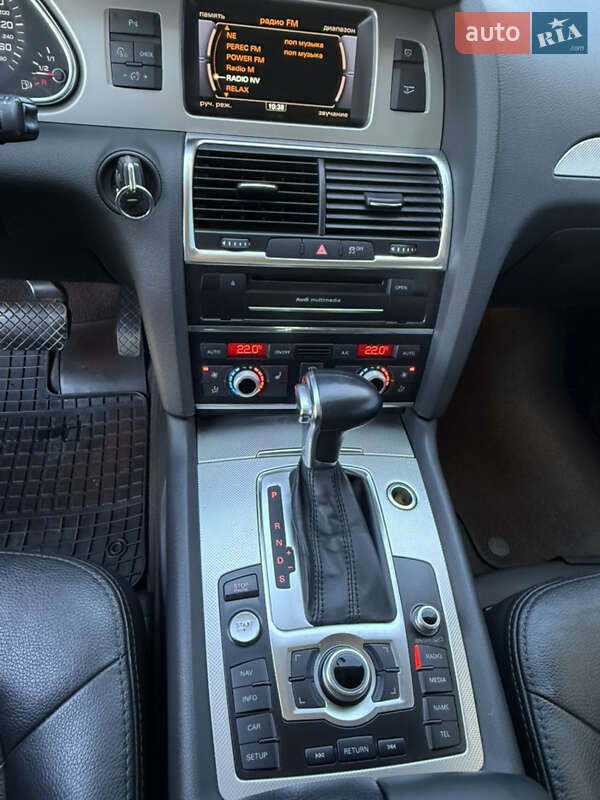 Позашляховик / Кросовер Audi Q7 2014 в Ірпені