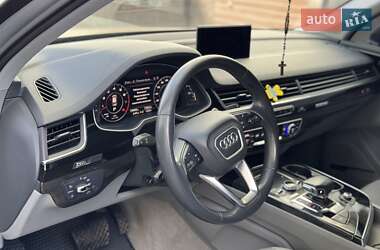 Позашляховик / Кросовер Audi Q7 2016 в 