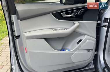 Позашляховик / Кросовер Audi Q7 2016 в 