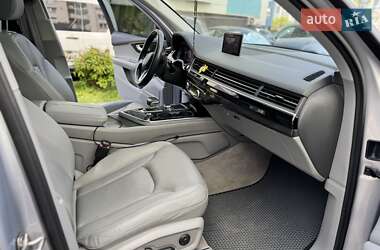 Позашляховик / Кросовер Audi Q7 2016 в 