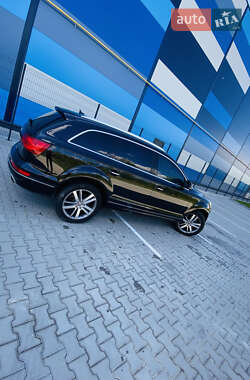 Внедорожник / Кроссовер Audi Q7 2012 в 