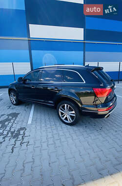 Внедорожник / Кроссовер Audi Q7 2012 в 