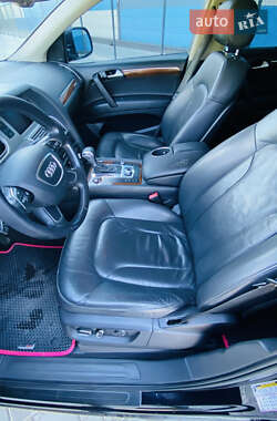 Внедорожник / Кроссовер Audi Q7 2012 в 