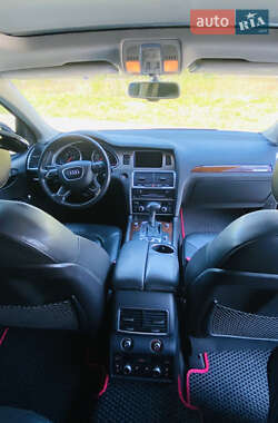 Внедорожник / Кроссовер Audi Q7 2012 в 