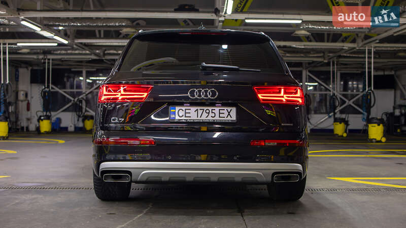 Позашляховик / Кросовер Audi Q7 2015 в Чернівцях