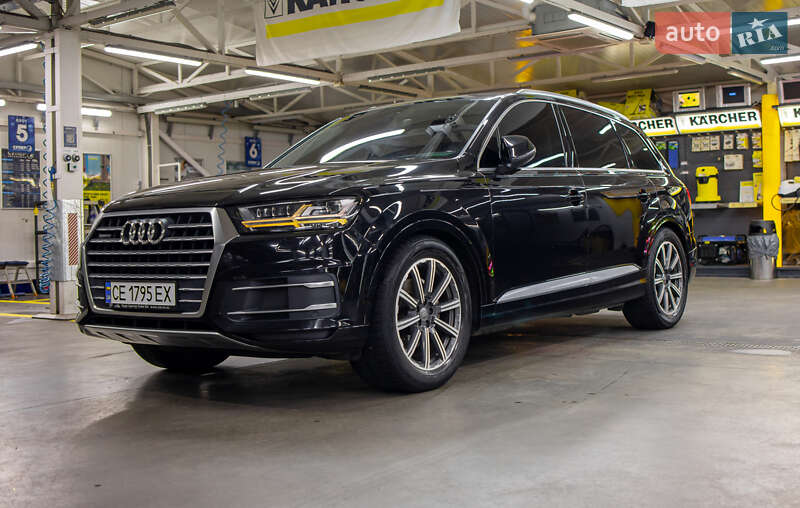 Позашляховик / Кросовер Audi Q7 2015 в Чернівцях
