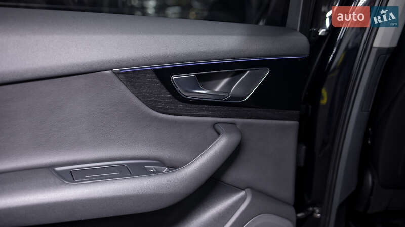 Позашляховик / Кросовер Audi Q7 2015 в Чернівцях